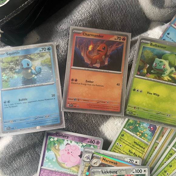 Large amount of Pokémon 151 cards